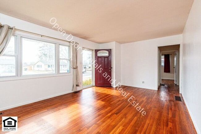 Photo - 605 N Camden Dr