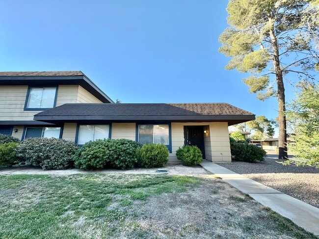 Building Photo - 6151 Meadow Vista Ln