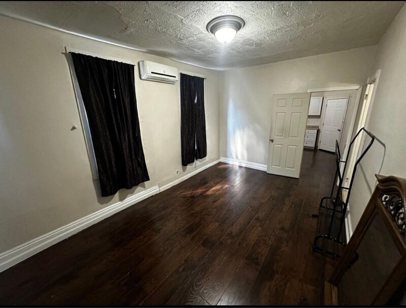 Photo - 77 Orient Ave Unidad 3