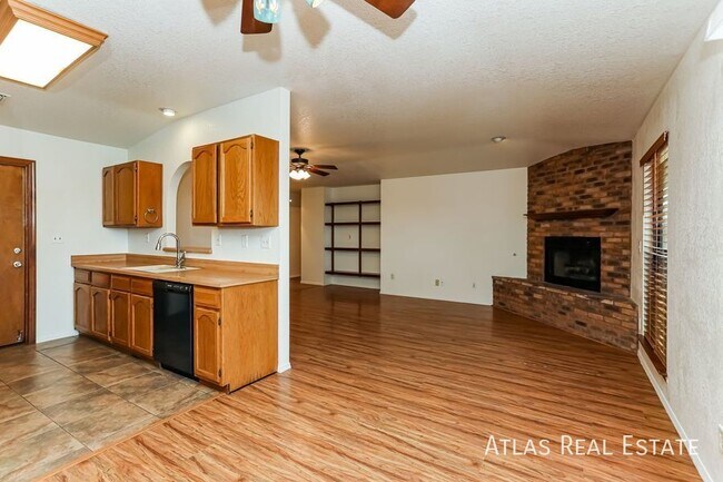 Photo - 7648 S Danforth Ave