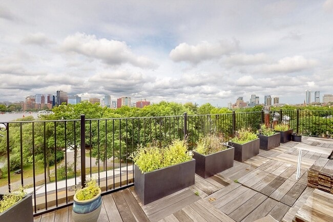 Building Photo - 270 Beacon St Unit H5 Rental