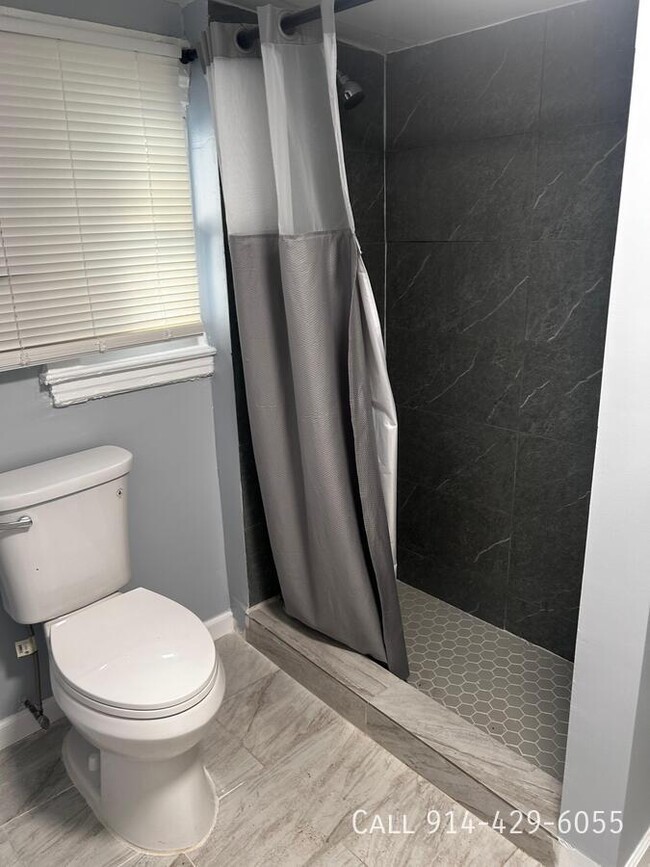 Photo - 51 S High St Unit B Duplex