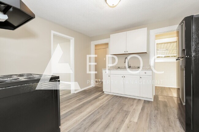Photo - 3225 Summit Ave