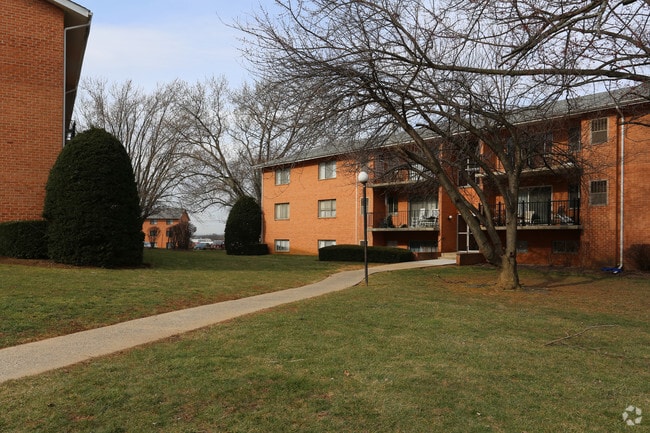 Photo - Edgewood Apartments