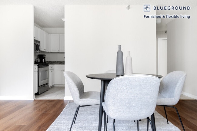 Photo - 750 N Rush St Unit FL16-ID270