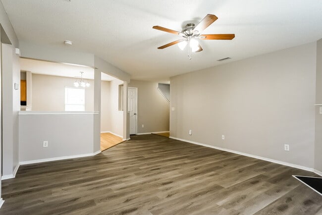 Photo - 3129 Varcroft Rd