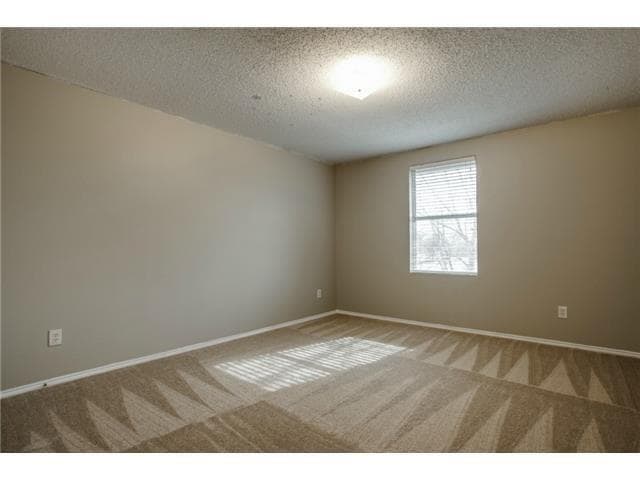 Photo - 2937 Jamestown Dr