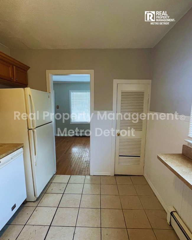 Photo - 11067 Hupp Ave