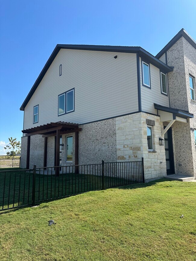 Photo - 8926 Lowell St