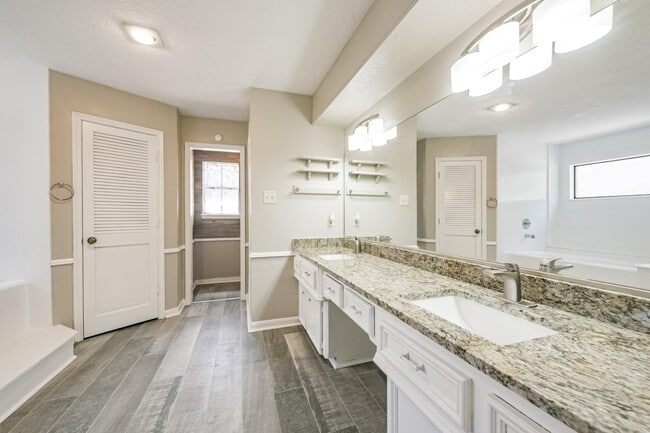 Building Photo - 7506 Pine Green Ln