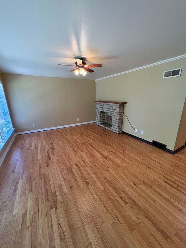 873 W Clinton Dr Unit 1
