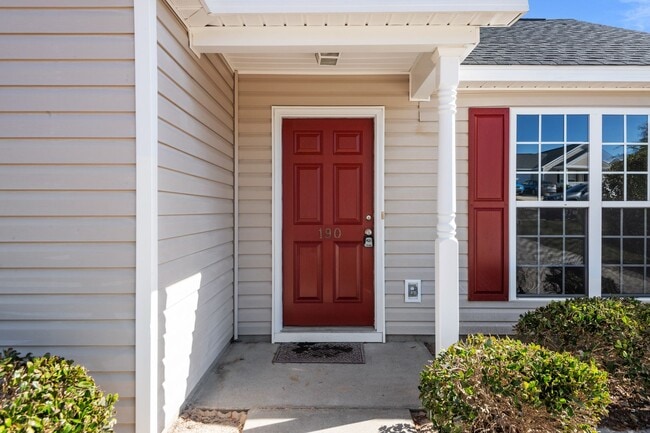 Photo - Beautiful 3 bedroom HOME