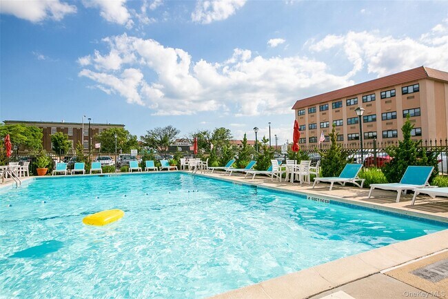 185 W Park Ave Unit 518