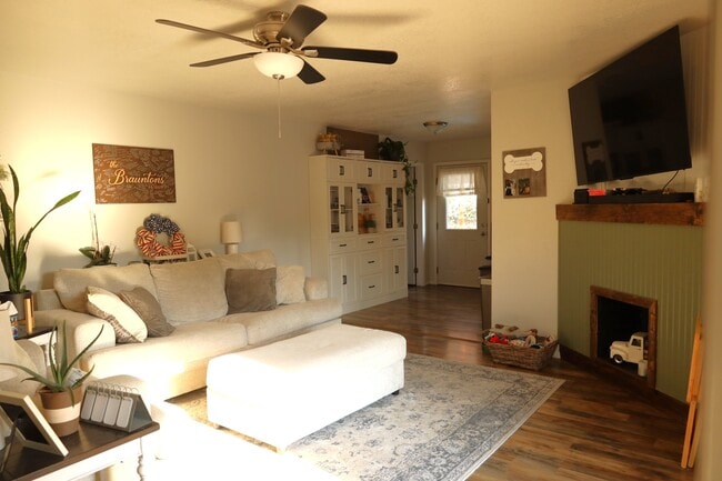 Photo - 1732 Challis Dr