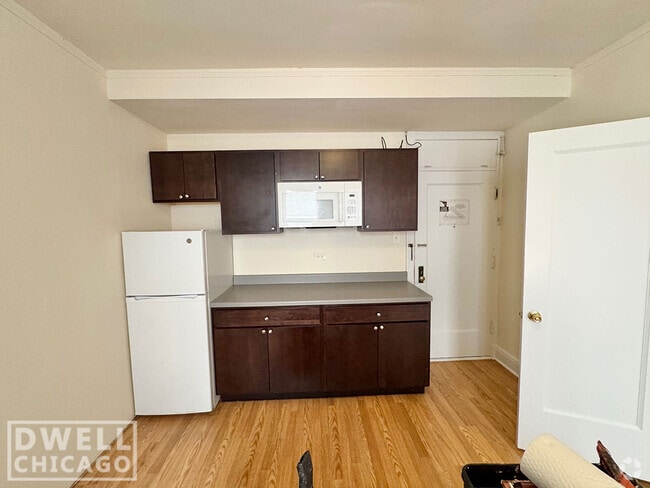 Building Photo - 2779 N Milwaukee Ave Unit 208 Rental