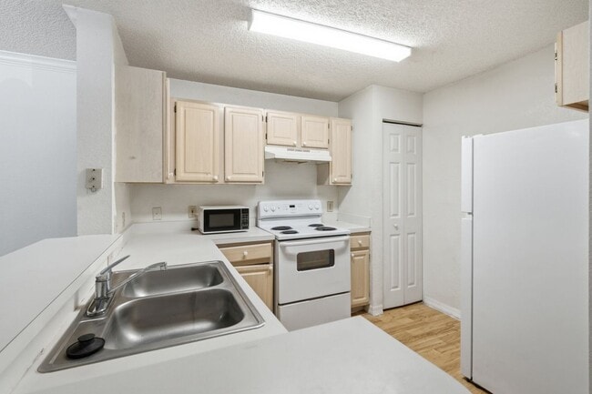 4240 Summer Landing Dr Unit 207