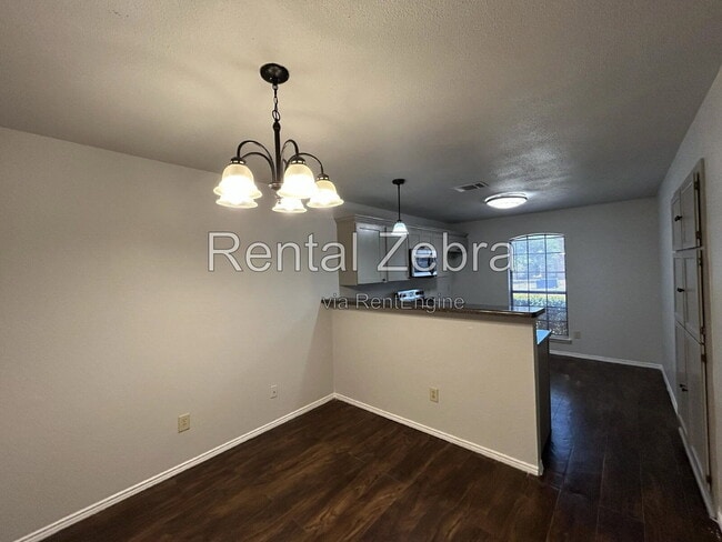 2949 Lawndale Dr