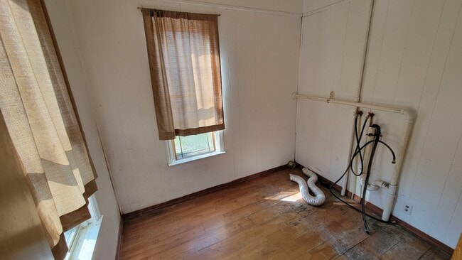 Photo - Large 5 Bed 2 Bath Home in Wausau