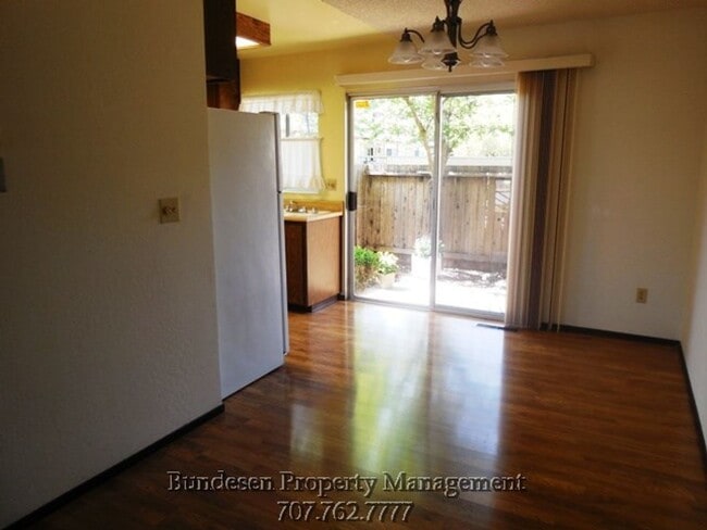 Photo - 1305 Gold Way