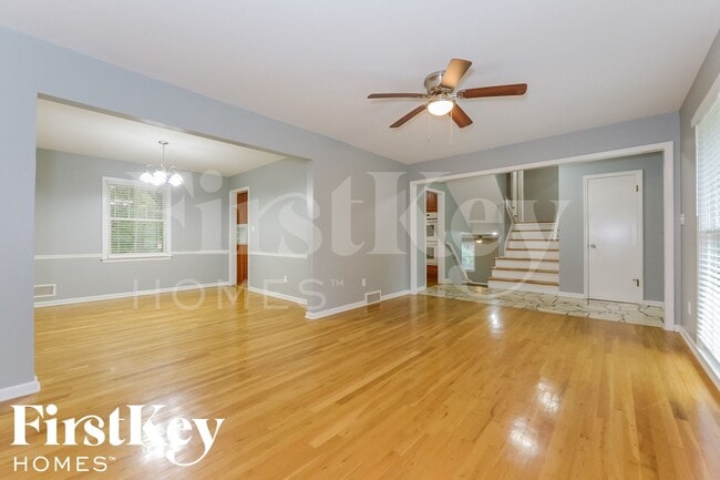 Photo - 10342 Walmer St