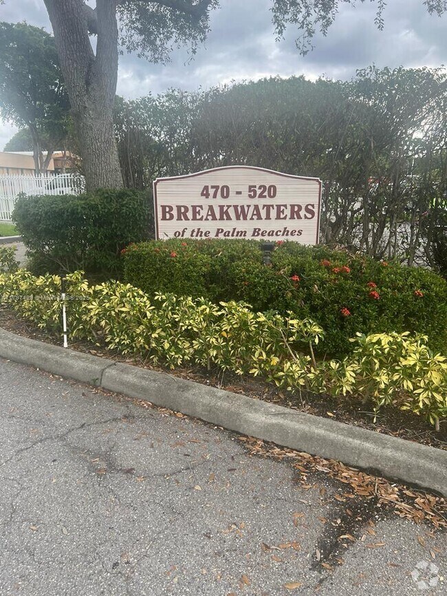 Building Photo - 500 Executive Center Dr Unit 2G Rental
