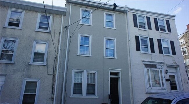 Building Photo - Stunning 4-Bedroom Townhouse in the Heart of Manayunk! Available NOW!