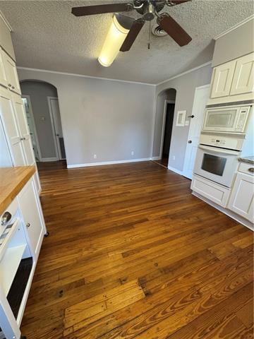 Photo - 408 Severn Ave