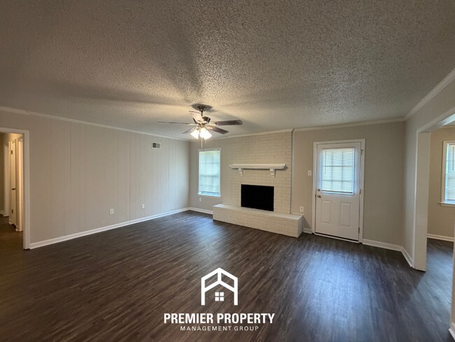 Photo - NEWLY RENOVATED 3BR/2BA in Bartlett Area | Hardwood Floors, Fireplace & Fenced Yard