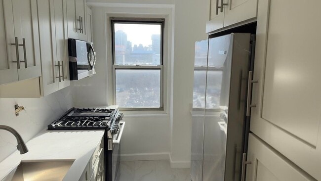 Photo - 225 St Pauls Ave Unit 7N