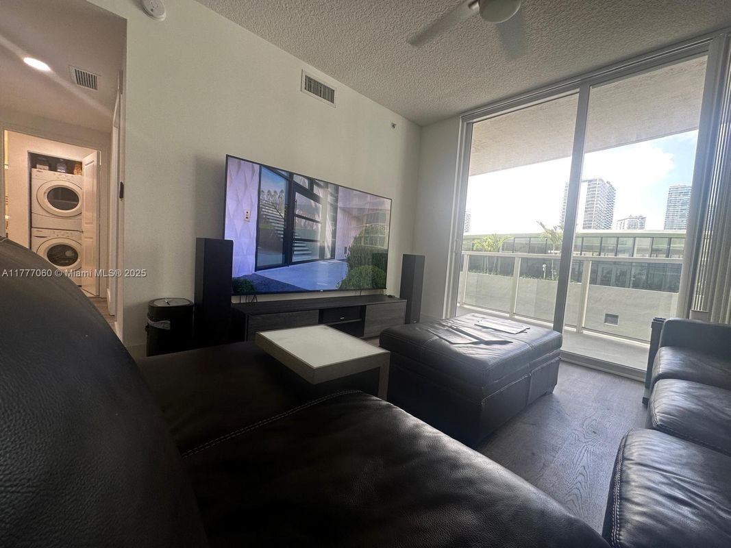 Photo - 601 NE 23rd St Condo