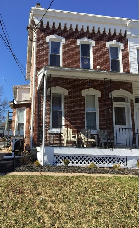 Building Photo - 16 S Church St Unit 2