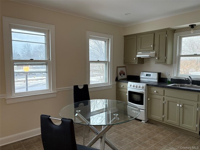 Photo - 325 Wiggins St