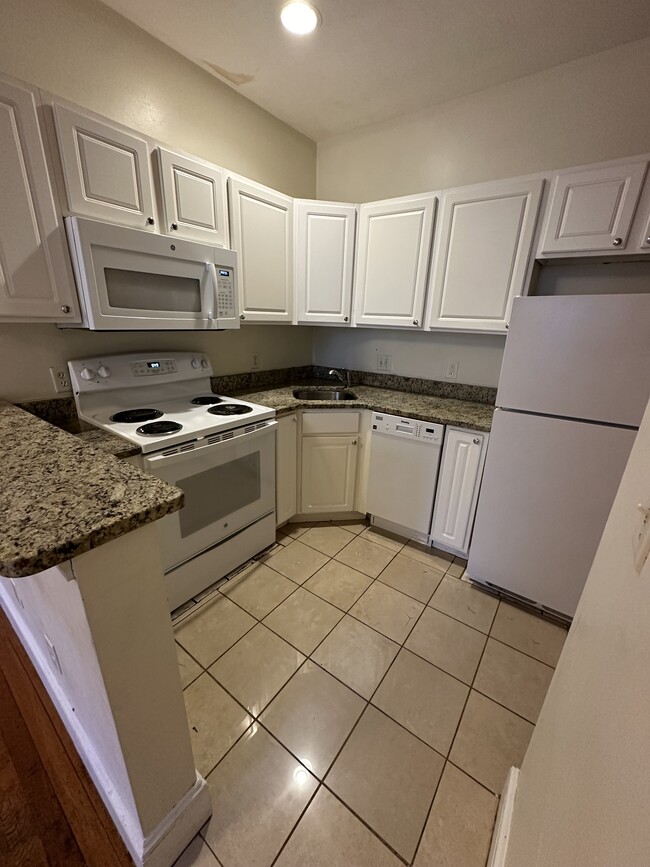 Photo - 126 Warren St