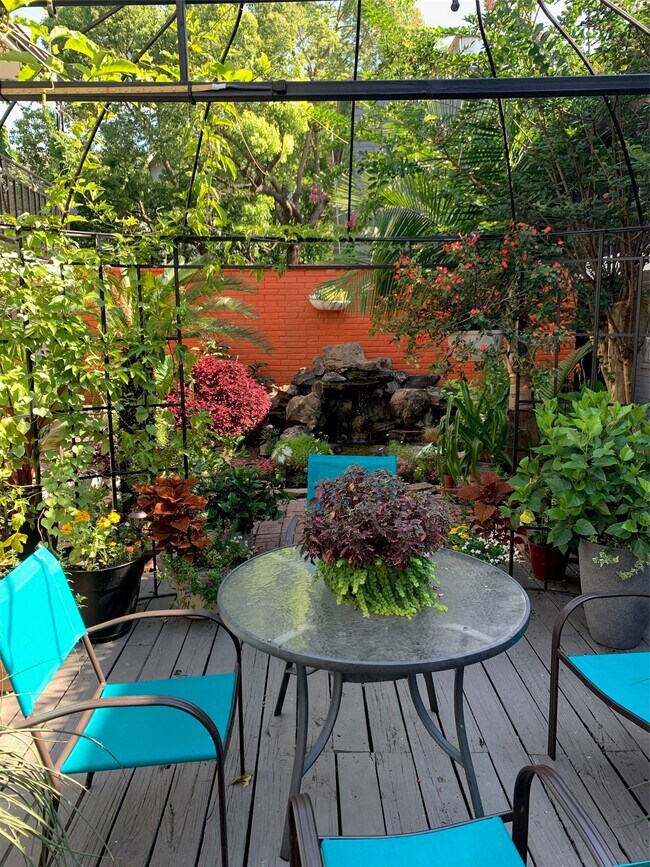 Photo - 710 Colquitt St Unit 02