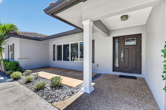 Photo - 650 SW 16th St