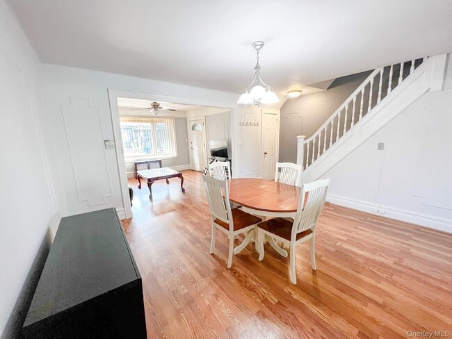 Photo - 32-59-59 46th St