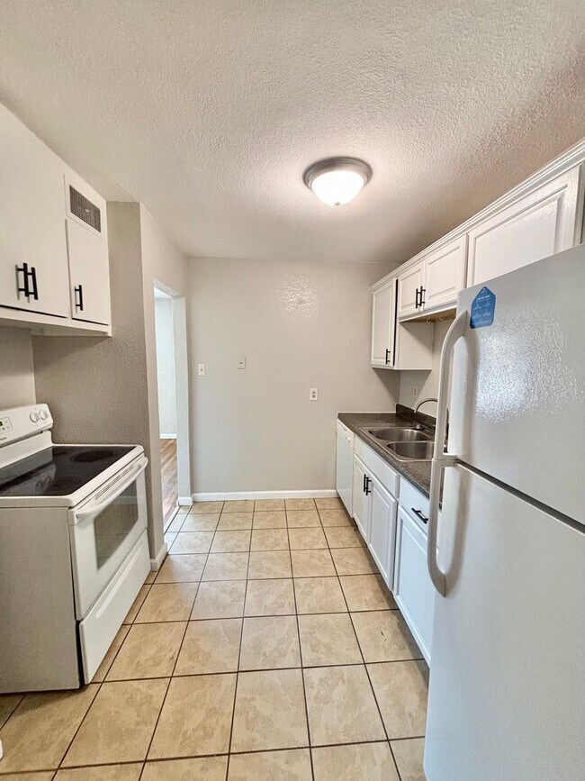 Photo - 5th Avenue Apartments Unit 1104 W. 29th Street