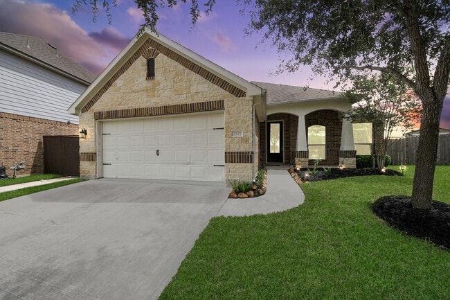 Building Photo - 2527 Horned Owl Dr