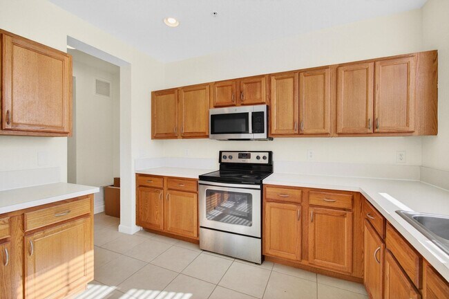 Photo - 4 BEDROOMS 3.5 BATHROOMS!! GATED COMMUNITY