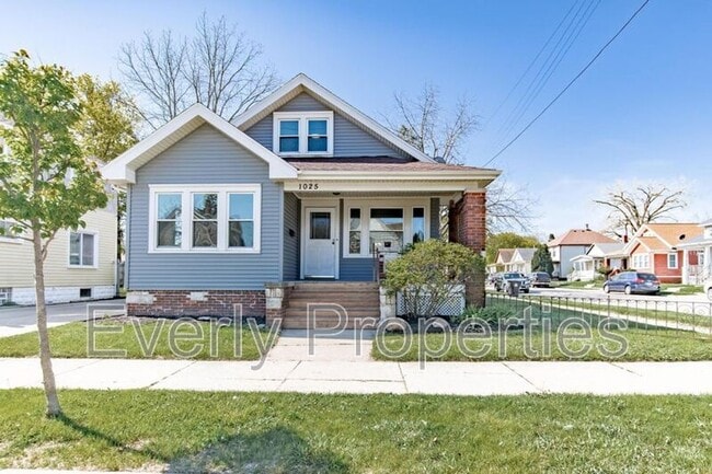 Photo - 1025 Yout St House