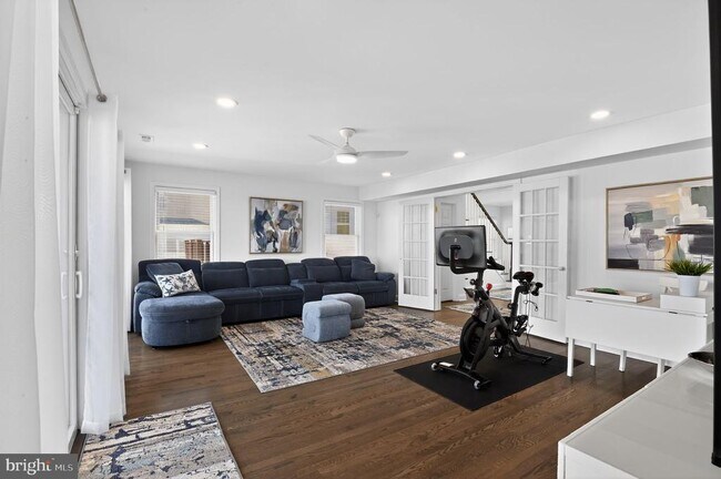 Photo - 739 N Massachusetts Ave