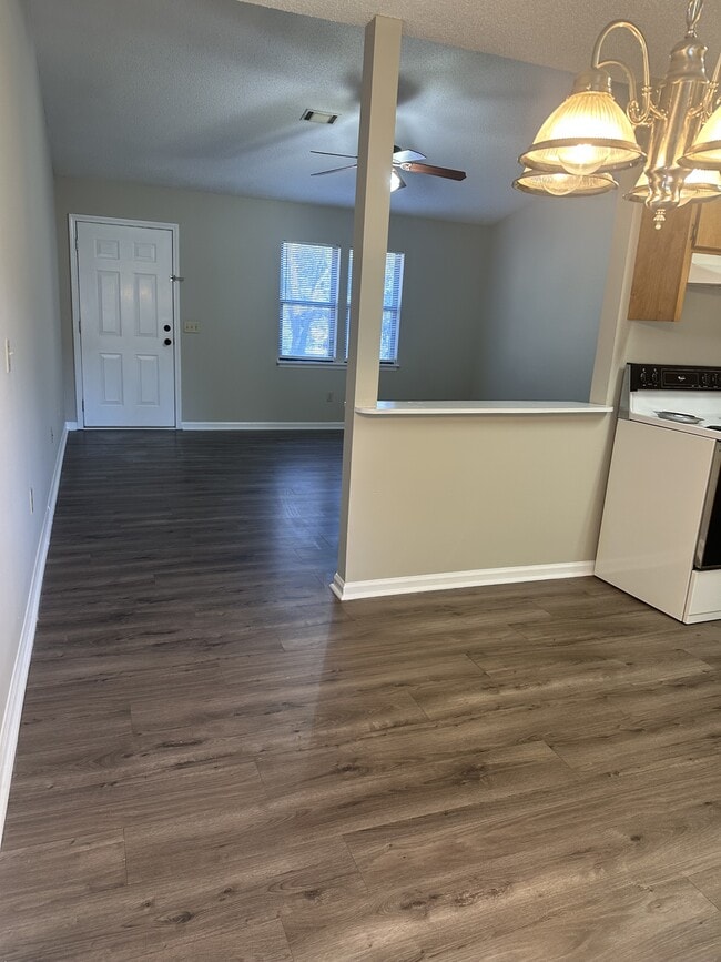 Photo - 1428 Central Ln