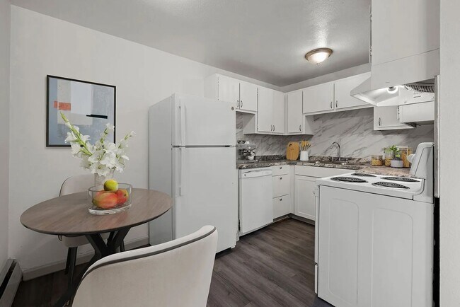 Building Photo - 1429 Potter Dr Unit 258