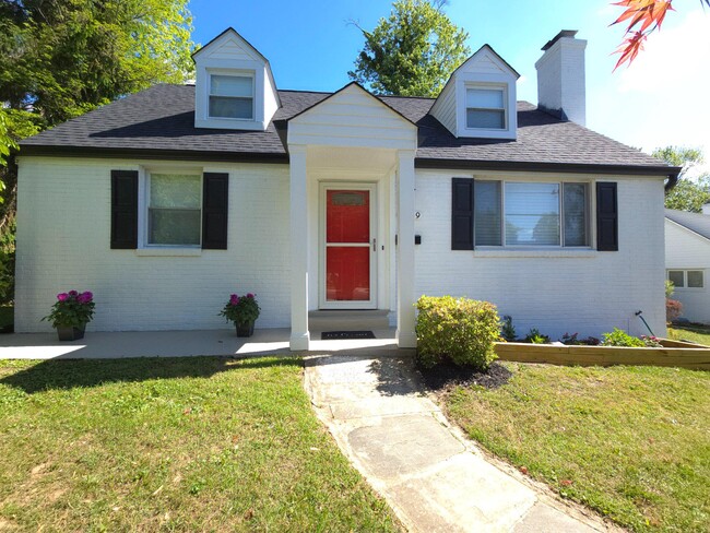 Building Photo - 2209 Quinton Rd
