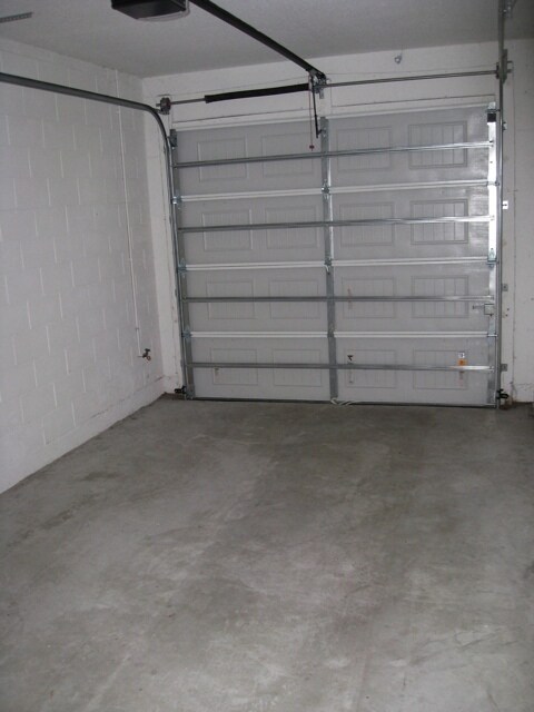 Photo - SPACIOUS 3 BEDS TOWNHOUSE CLOSE TO DOWNTOWN!!