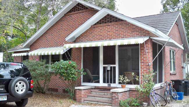 Building Photo - Beautiful Brick House Within Walking Dista...