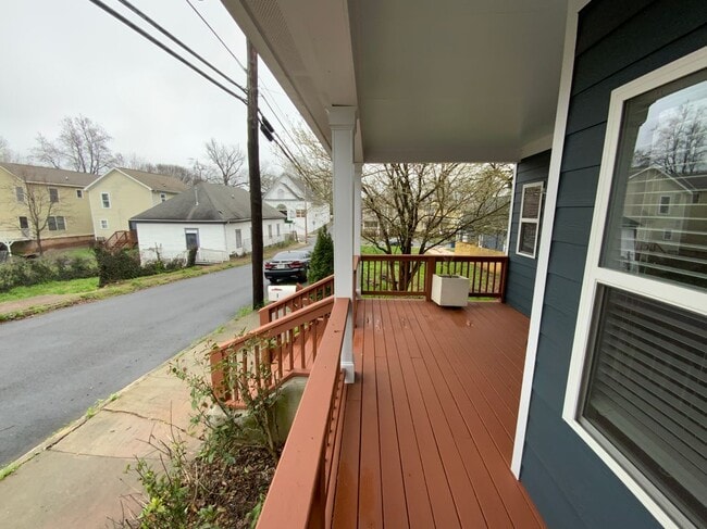 Photo - 294 Bass St SW