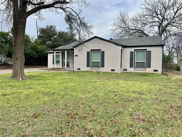 Photo - 211 Country Club Rd