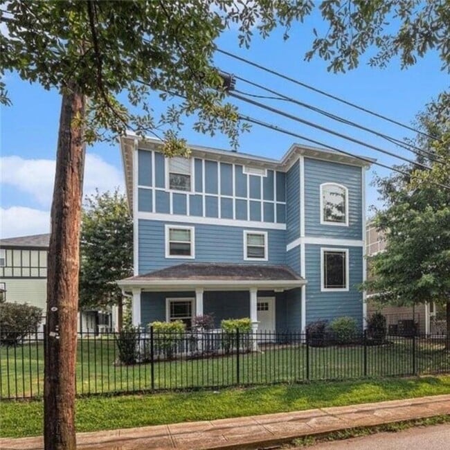 Photo - 713 McWilliams Rd SE