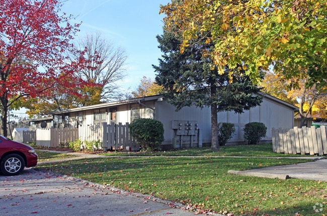 Laurel Court Apartments